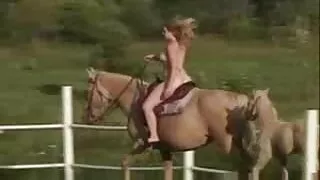 Un homme baise une fille d'ébène dans un sex francais xxx trou anal