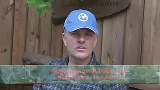 Blonde embarrassée suçant une petite bite sex hd fr