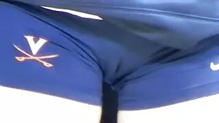 Un homme a enseigné une porno francais en entier leçon d'éducation sexuelle à une fille coquine