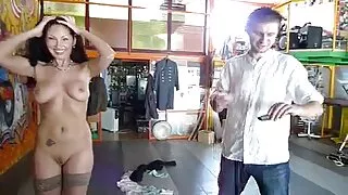 Un petit ami porno francais blonde à grosse bite fourre une fille magnifique