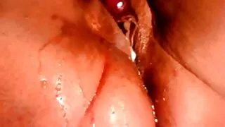 Blonde aux yeux bandés a film porno francai pris le pénis par la joue