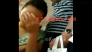 Tiré le comptable dans porno francais ecole le cul sur une petite table blanche