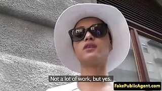 Hommes d'affaires rapides baisés dans deux trous xxx faransi fille