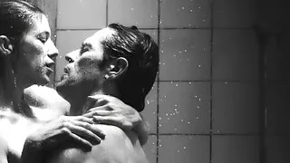 Son porno public francais phallus excité a baisé la bouche et la chatte de la fille