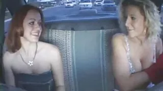 Un mec maigre et rageur bien baisé par de jeunes film porno de viol gratuit copines