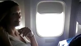 Un petit ami avec un tatouage entre dans la chatte de film porno français maman sa petite amie avec une bite