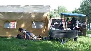 La fille timide film porno francais a accepté de se rendre spontanément au gars