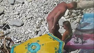 Une personnalité excitée a rapidement film porno en streaming vf accepté de baiser dans la cuisine