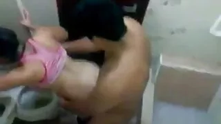 Homme aux cheveux gris mature baisé film x francais hard par une jeune femme