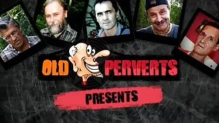 Un baiseur assertif déchire la chatte blonde de la film pornographique français gratuit bite