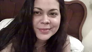 Soupe bouillie de femme au foyer et baisée par un mec porno en famille en français dans la cuisine